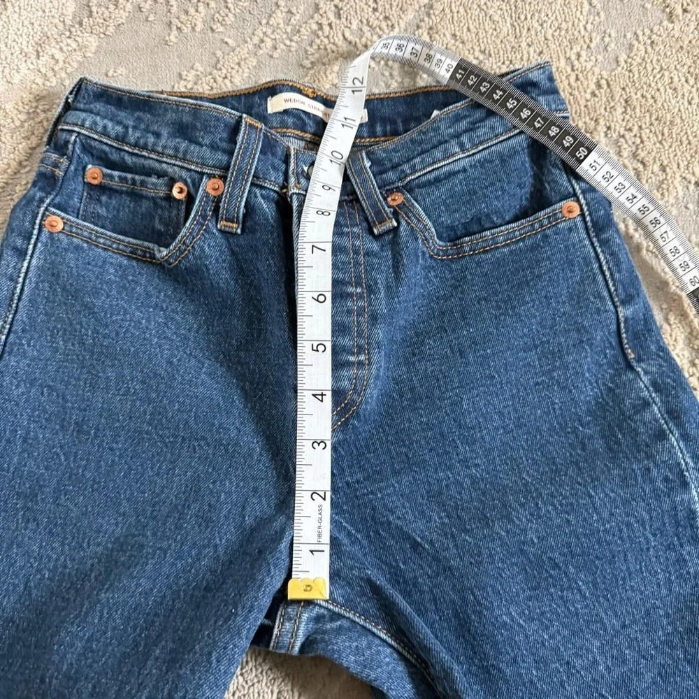 Levi’s wedgie straight ankle Jeans medium wash high rise button fly 24